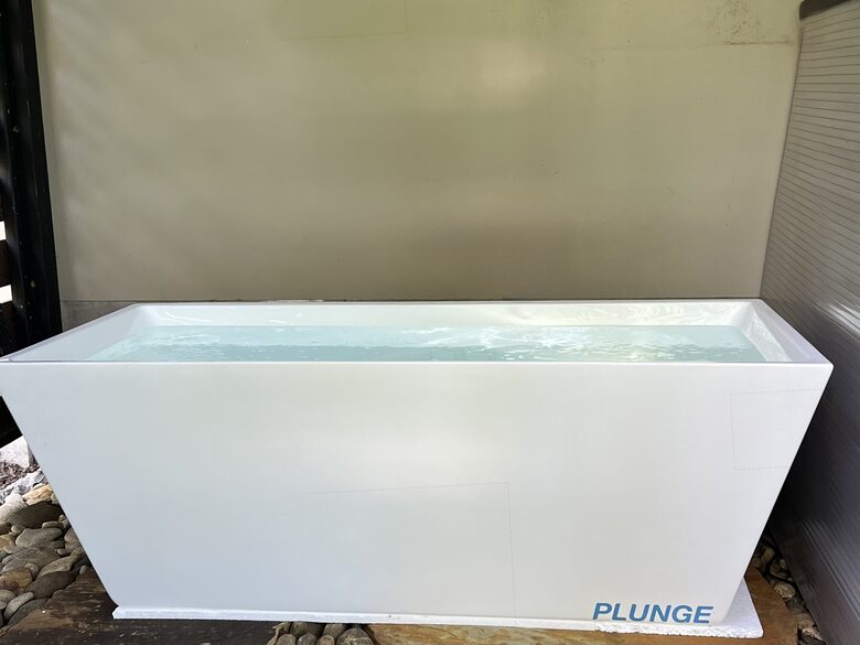 Infrared Sauna, cold plunge and hot tub