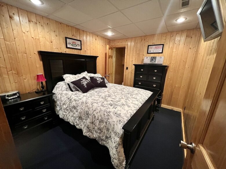 Direct Lakefront Living with Private Boat Slip on Lake Keowee - Six Mile, South Carolina