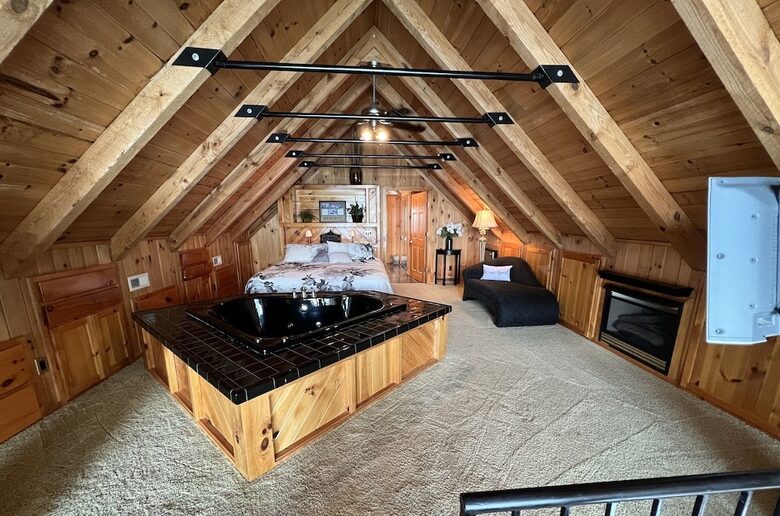 Direct Lakefront Living with Private Boat Slip on Lake Keowee - Six Mile, South Carolina