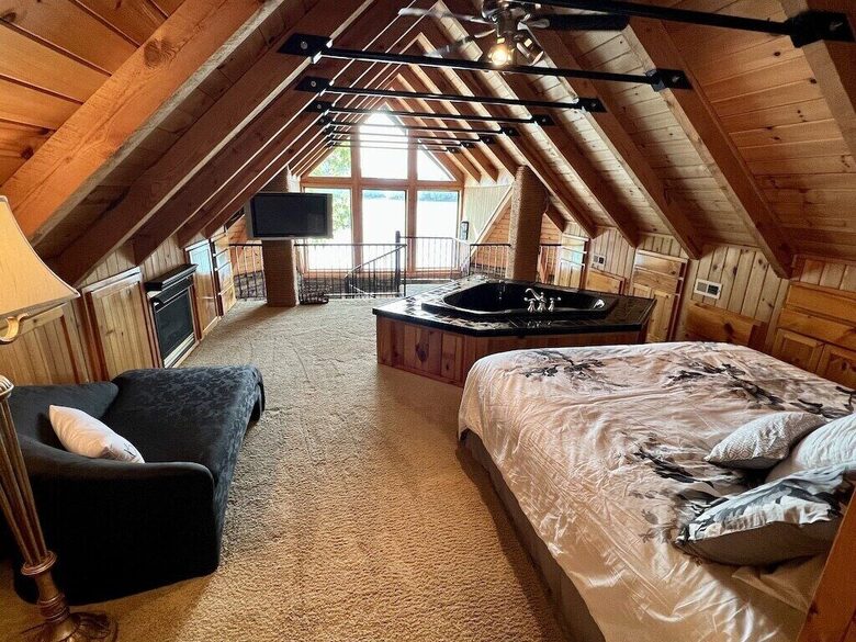 Direct Lakefront Living with Private Boat Slip on Lake Keowee - Six Mile, South Carolina