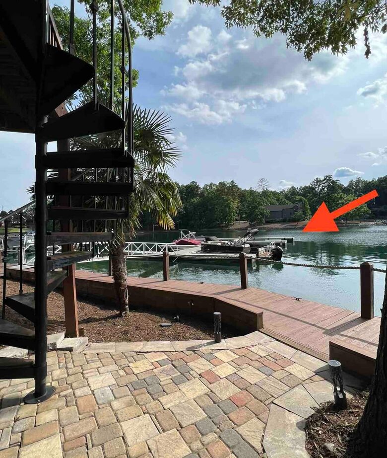 Boat slip steps away & included with stay (1 boat/jet ski)