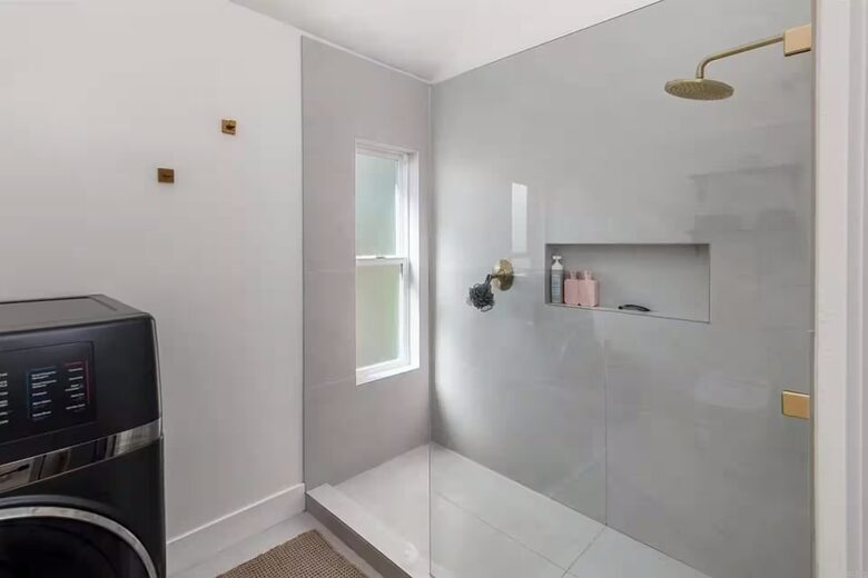 Stylish Carlsbad Escape with Modern Comfort - Carlsbad, California