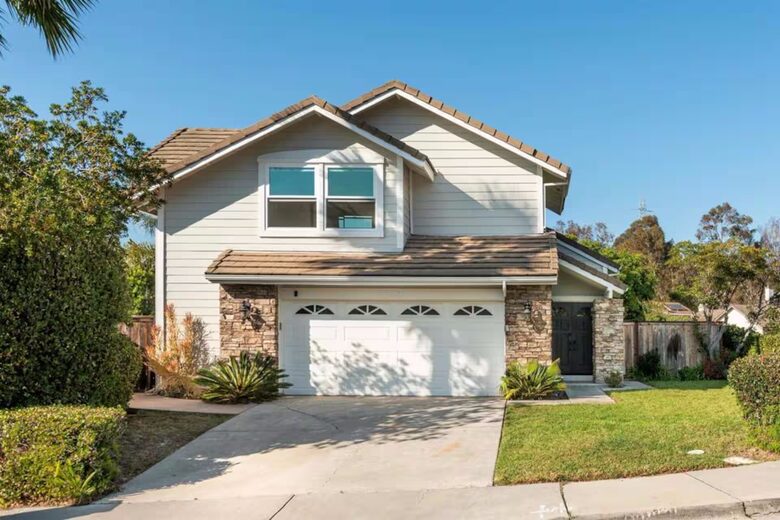 Stylish Carlsbad Escape with Modern Comfort - Carlsbad, California