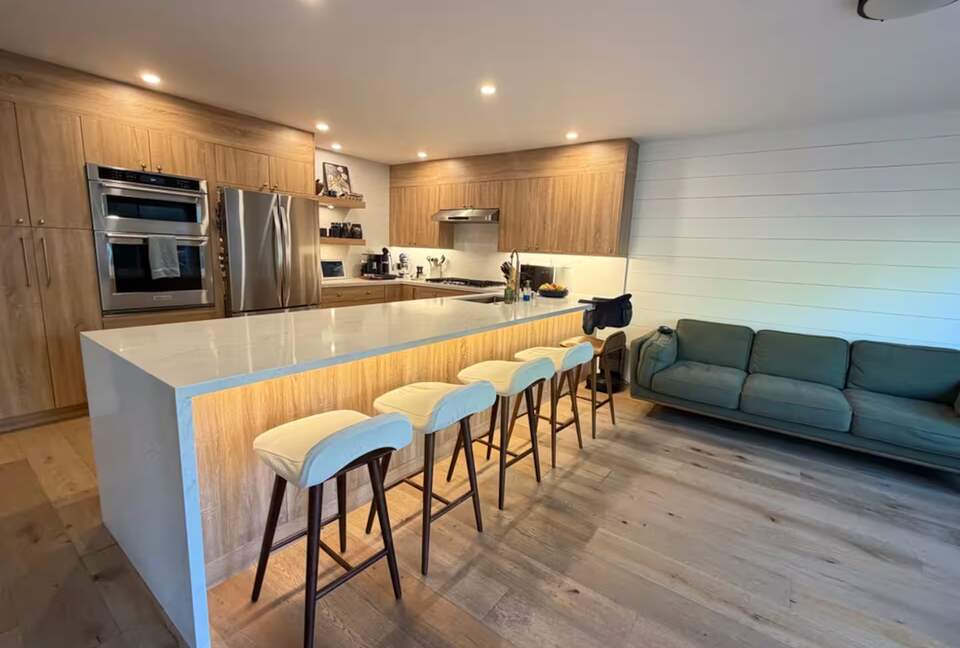 Stylish Carlsbad Escape with Modern Comfort - Carlsbad, California