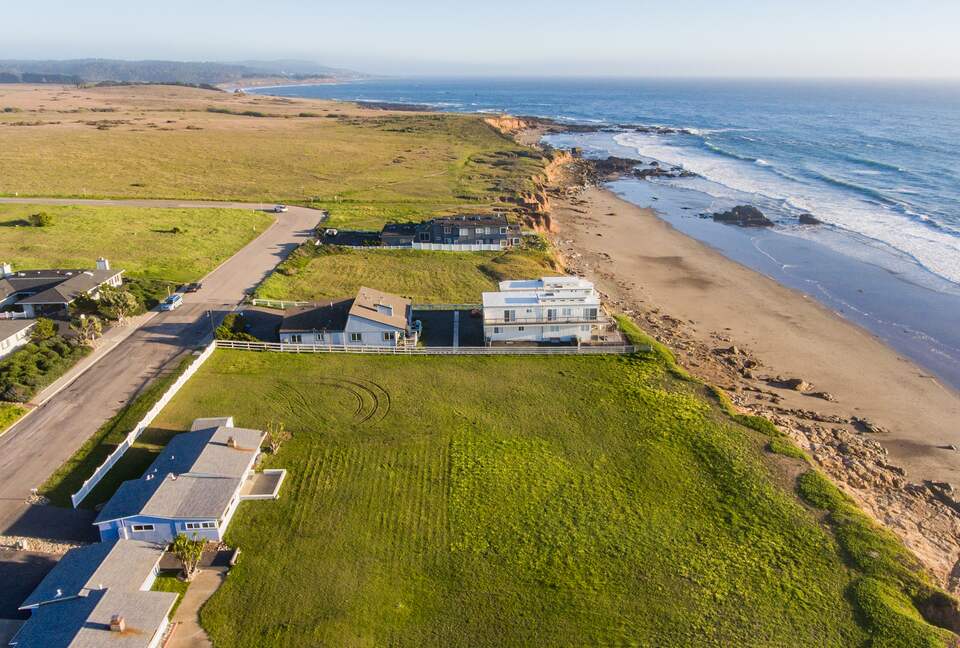 Oceanfront Cottage with Private Beach Access in San Simeon - San Simeon, California
