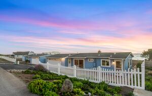 Oceanfront Cottage with Private Beach Access in San Simeon - San Simeon, California