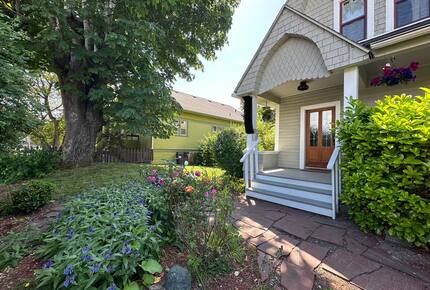 Historic Bellingham Craftsman Near Downtown, Harbor & Breweries - Bellingham, Washington