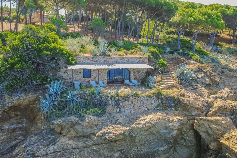 An Exclusive Waterfront Estate with Private Beach Access - Capoliveri, Italy