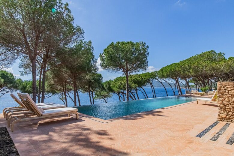 An Exclusive Waterfront Estate with Private Beach Access - Capoliveri, Italy