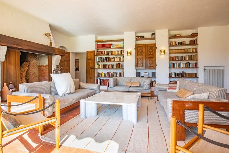 An Exclusive Waterfront Estate with Private Beach Access - Capoliveri, Italy
