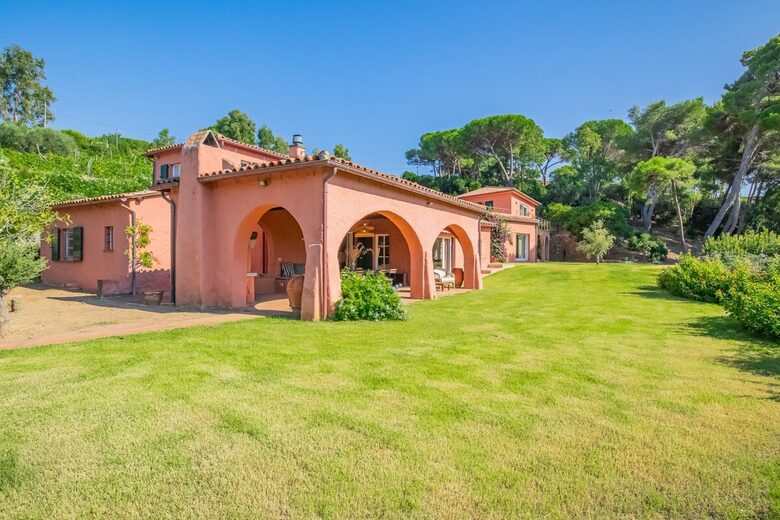 An Exclusive Waterfront Estate with Private Beach Access - Capoliveri, Italy