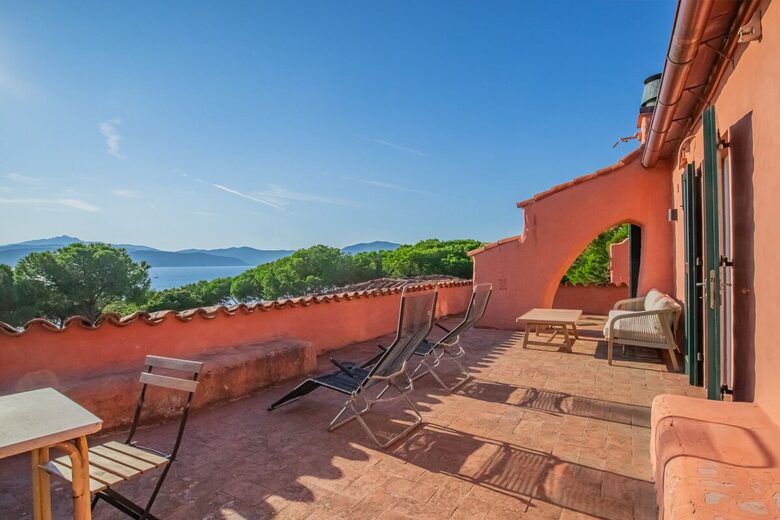 An Exclusive Waterfront Estate with Private Beach Access - Capoliveri, Italy