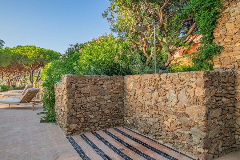 An Exclusive Waterfront Estate with Private Beach Access - Capoliveri, Italy