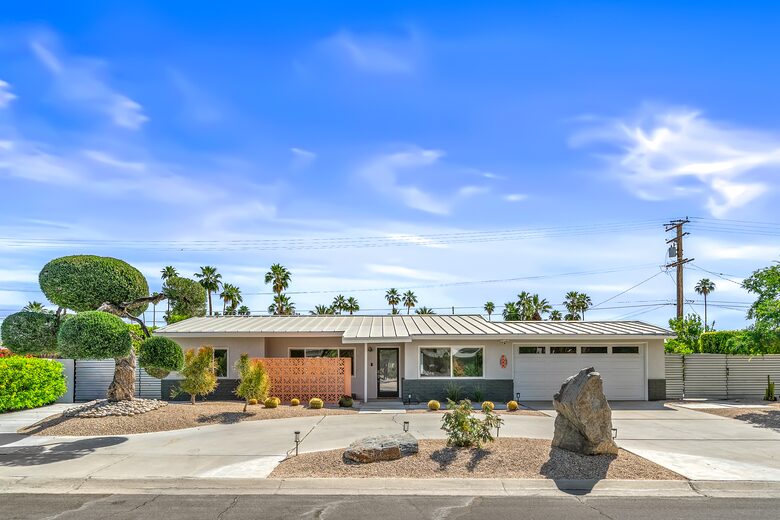 A Desert Modern Stay Centered Around Poolside Mountain Views - Palm Springs, California