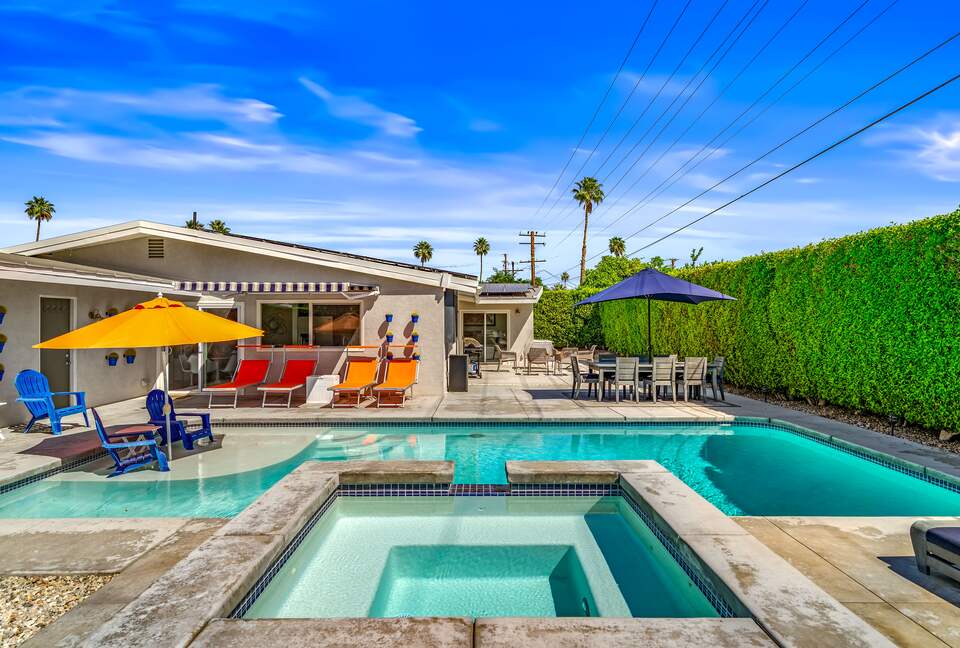 A Desert Modern Stay Centered Around Poolside Mountain Views - Palm Springs, California