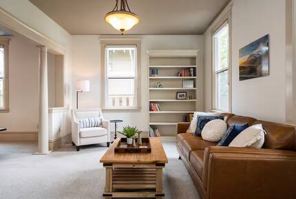 Historic Bellingham Craftsman Near Downtown, Harbor & Breweries - Bellingham, Washington