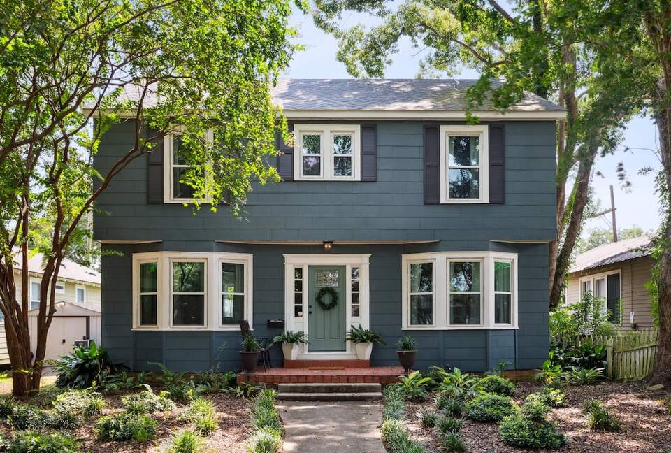 Mid City Baton Rouge Retreat with Carriage House - Baton Rouge, Louisiana