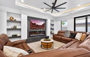 Luxury 7BR Escape Near Zion with Private Pool - Hurricane, Utah