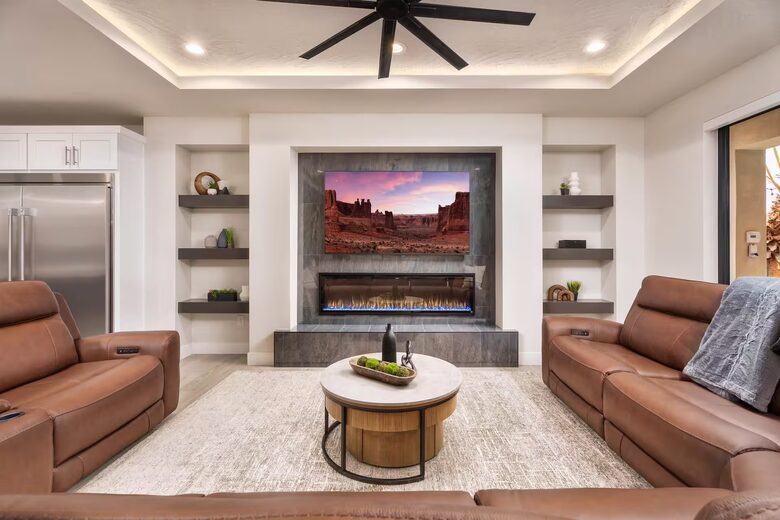 Luxury 7BR Escape Near Zion with Private Pool - Hurricane, Utah