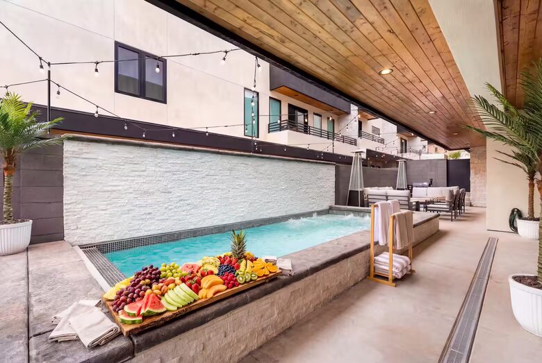 Luxury 7BR Escape Near Zion with Private Pool - Hurricane, Utah