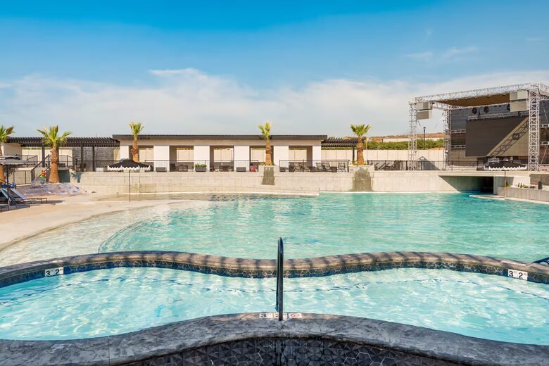 Luxury 7BR Escape Near Zion with Private Pool - Hurricane, Utah