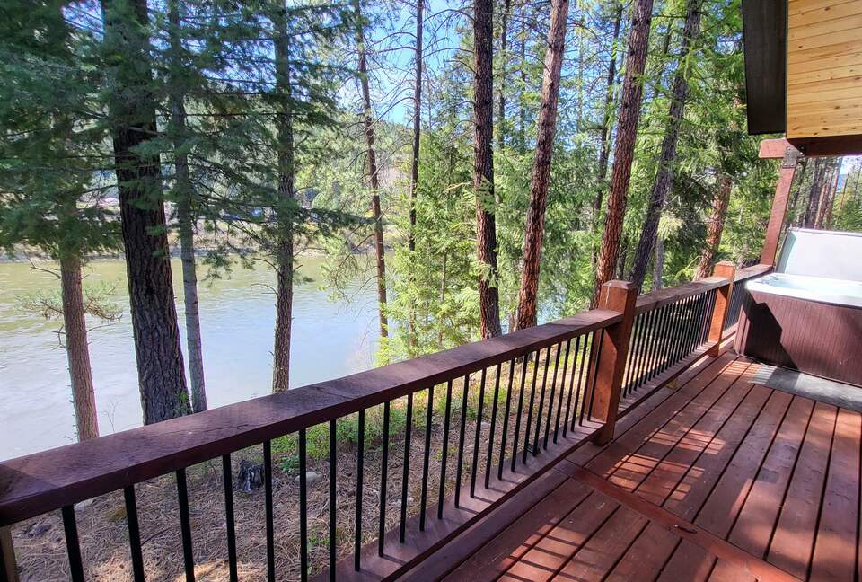 Riverfront Montana Escape Near Quinn’s Hot Springs - St. Regis, Montana