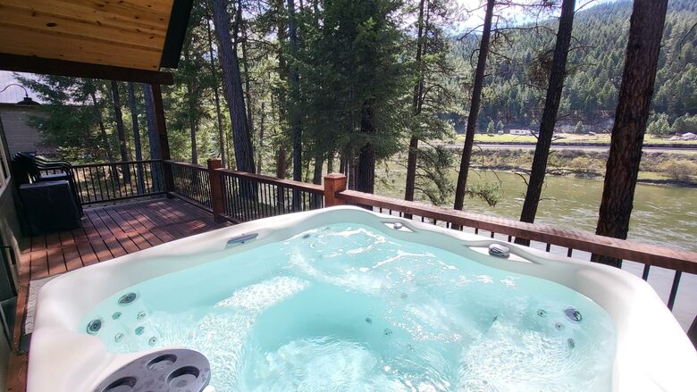 Riverfront Montana Escape Near Quinn’s Hot Springs - St. Regis, Montana