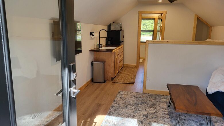 Private apartment with living area, kitchenette, 3/4 bath