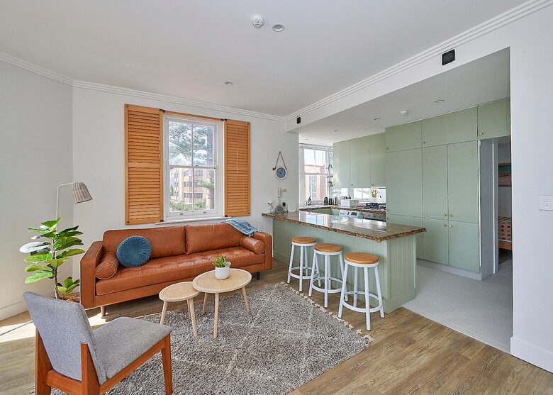 Manly Beachfront Stay with Ocean Views Near Ferry - Manly, Australia