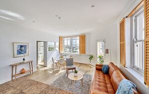 Manly Beachfront Stay with Ocean Views Near Ferry - Manly, Australia