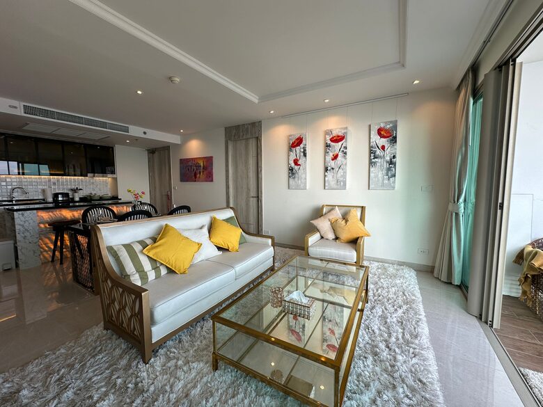 High-Floor Ocean View Retreat in Na Jomtien - Mueang Chon Buri, Thailand