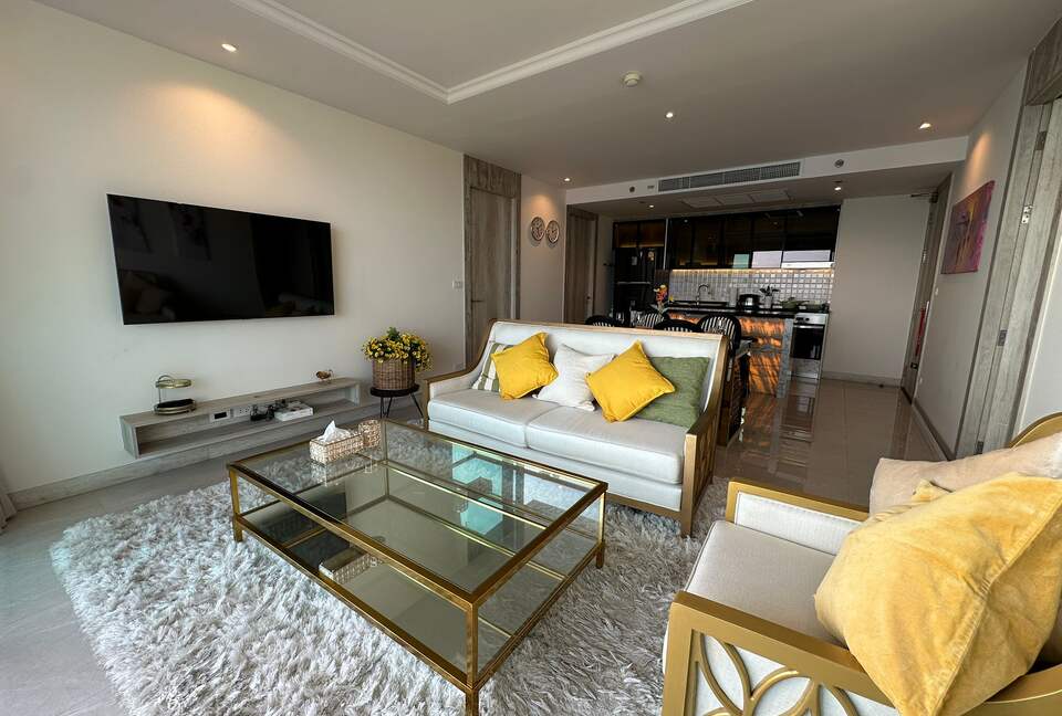 High-Floor Ocean View Retreat in Na Jomtien - Mueang Chon Buri, Thailand