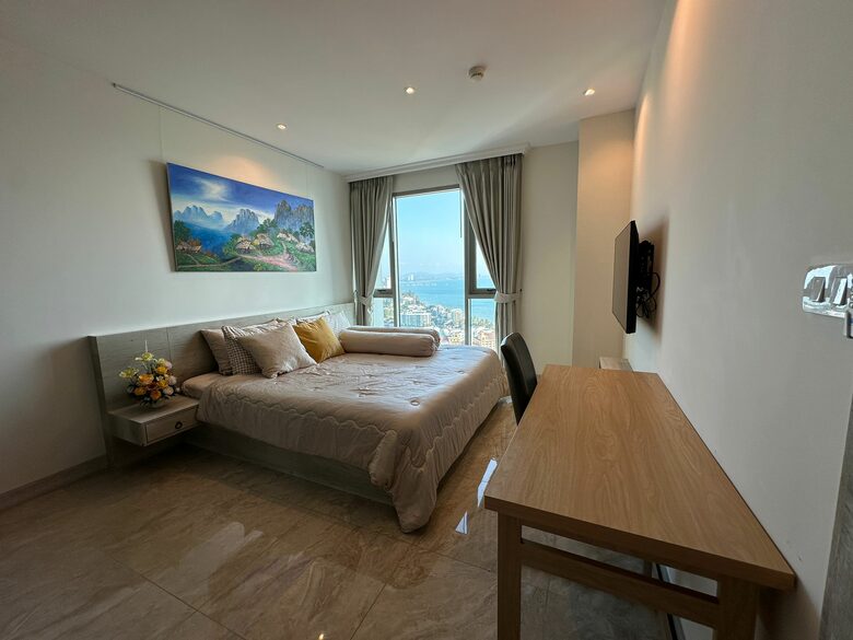 High-Floor Ocean View Retreat in Na Jomtien - Mueang Chon Buri, Thailand