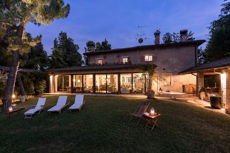 Amazing Villa Monte Quercione - Bologna, Italy