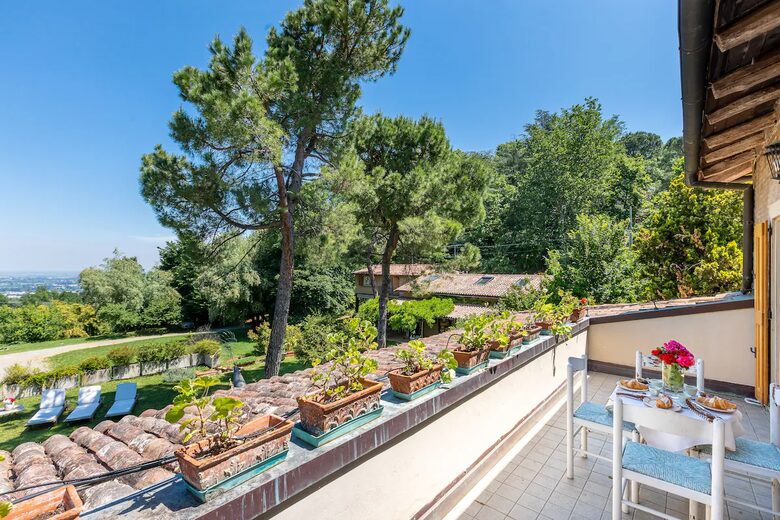 Amazing Villa Monte Quercione - Bologna, Italy