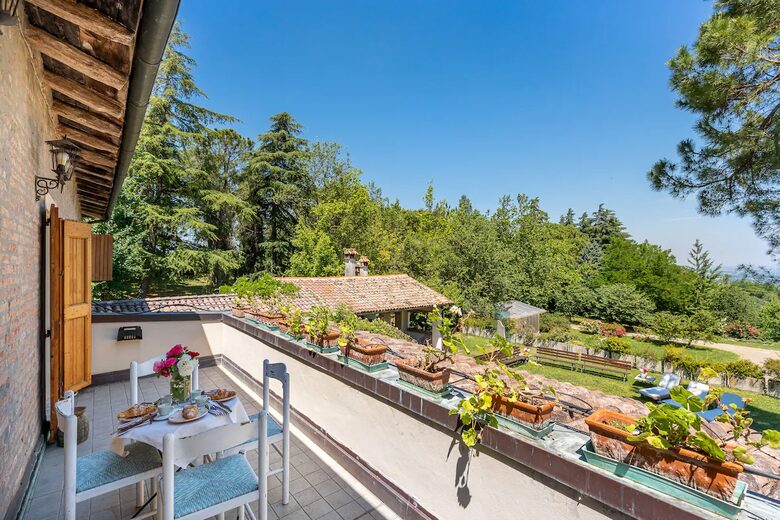 Amazing Villa Monte Quercione - Bologna, Italy