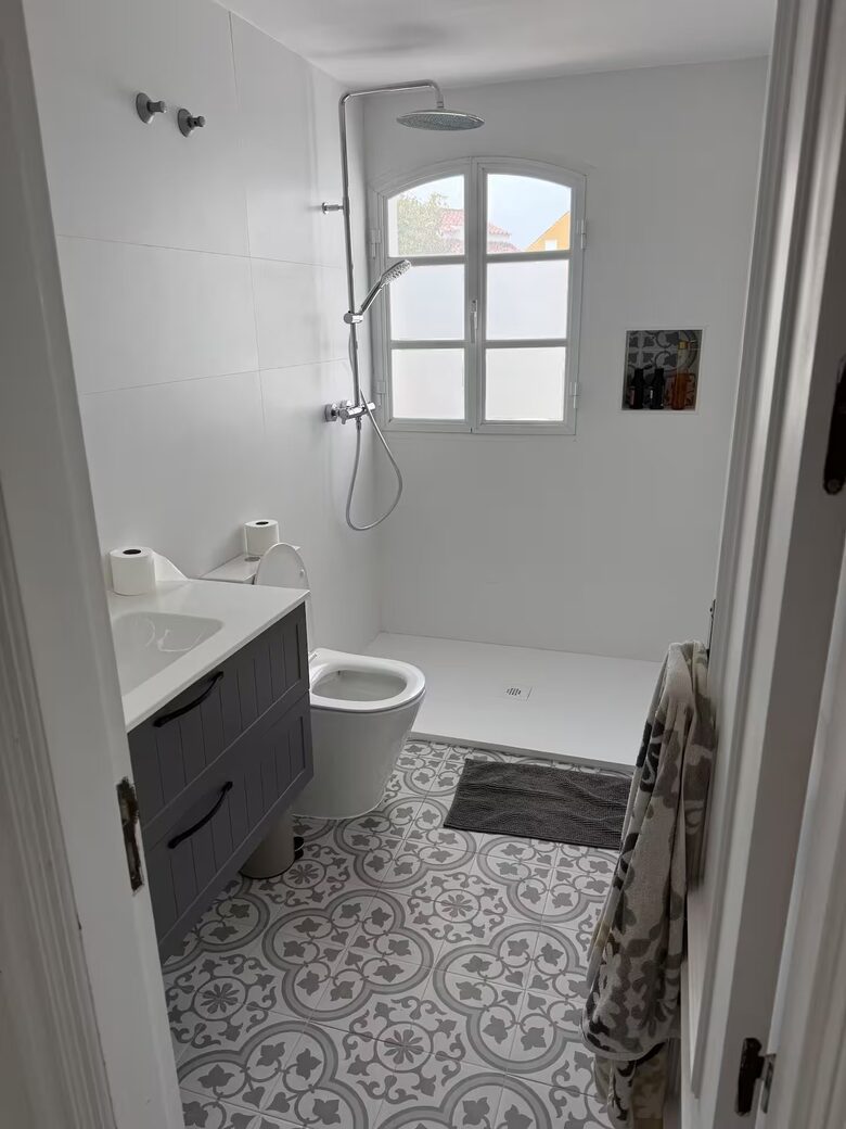 Tasteful Family Home in Estepona - Estepona, Spain