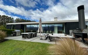 A Luxury Retreat for Every Season - Queenstown, New Zealand