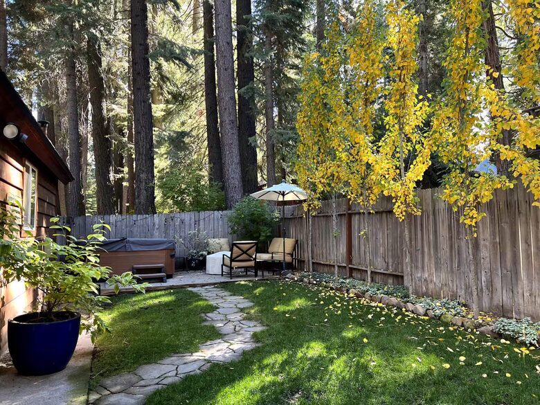 Walkable Lake Tahoe Escape Near Dining & Beach - Tahoe City, California