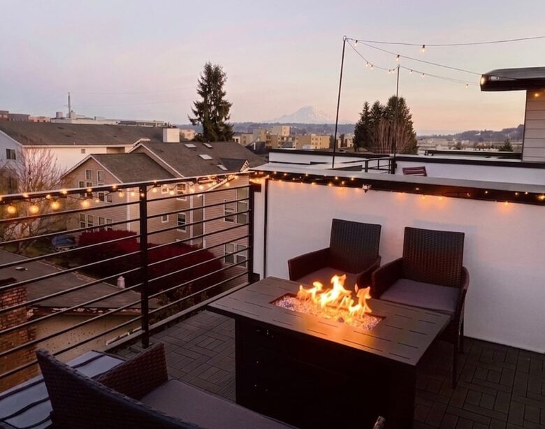Scandinavian Ballard Townhome with Rooftop Views - Seattle, Washington