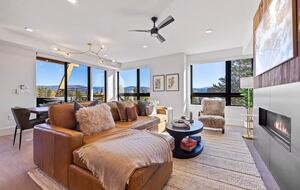 Top-Floor Frisco Retreat with Hot Tub & Mountain Views - Frisco, Colorado