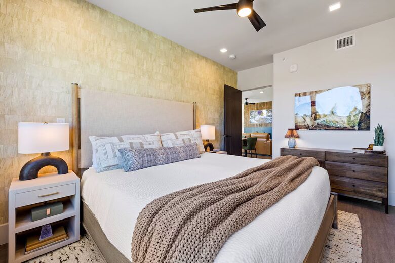 Top-Floor Frisco Retreat with Hot Tub & Mountain Views - Frisco, Colorado