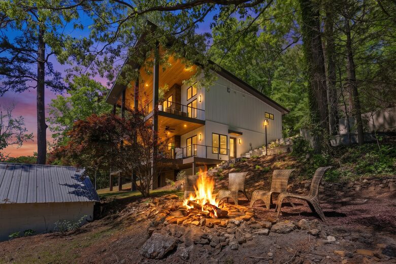 Lake Lanier Modern Lakefront | Private Dock & Fire Pit - Dawsonville, Georgia