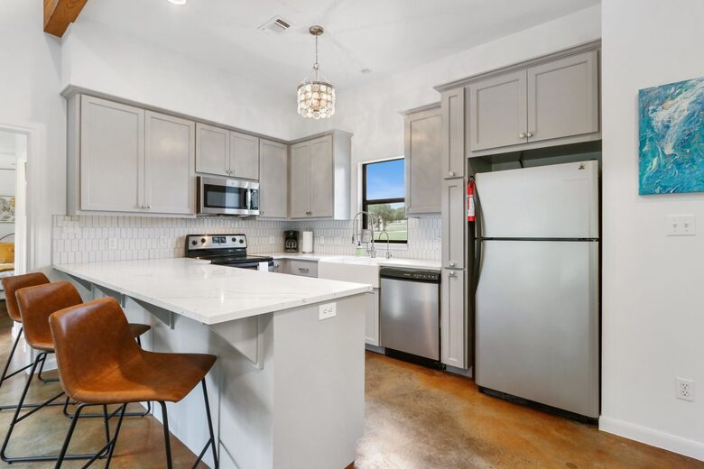 Creekside Hill Country Retreat Near Wimberley - Wimberley, Texas
