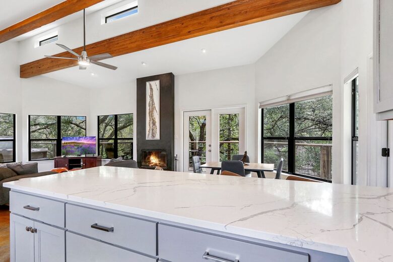 Creekside Hill Country Retreat Near Wimberley - Wimberley, Texas