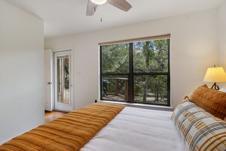 Creekside Hill Country Retreat Near Wimberley - Wimberley, Texas