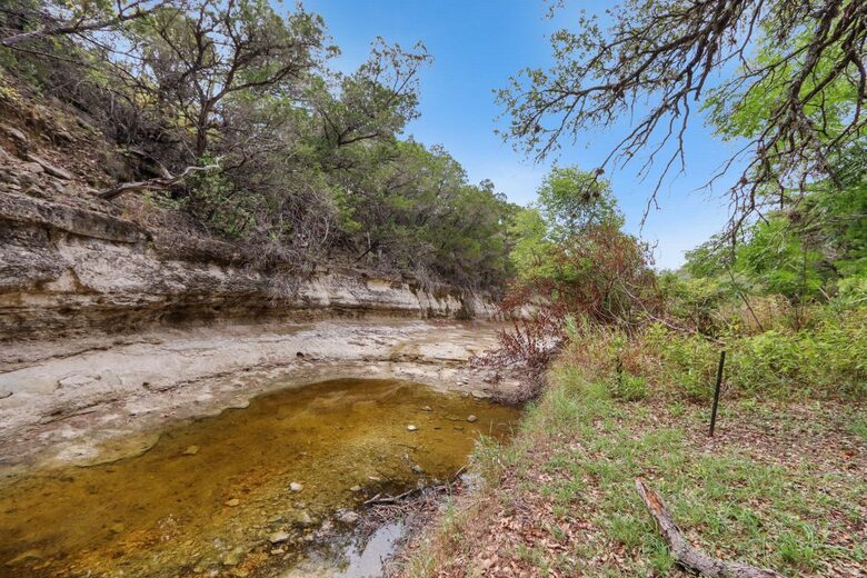 Creekside Hill Country Retreat Near Wimberley - Wimberley, Texas
