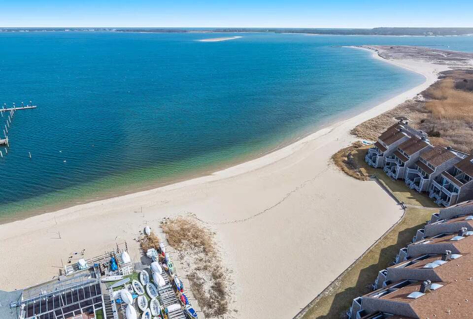 Coastal Hyannis Retreat Near Marina & Beaches - Hyannis, Massachusetts