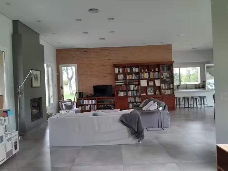 Country Home on the Argentinian Pampa - Mercedes, Argentina