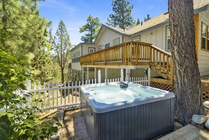 Large Alpine Retreat in Castle Glen Estates - Big Bear Lake, California